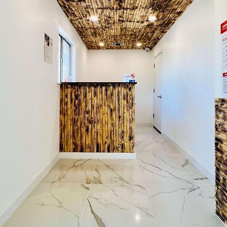 Rodeway Inn Mineola Екстериор снимка