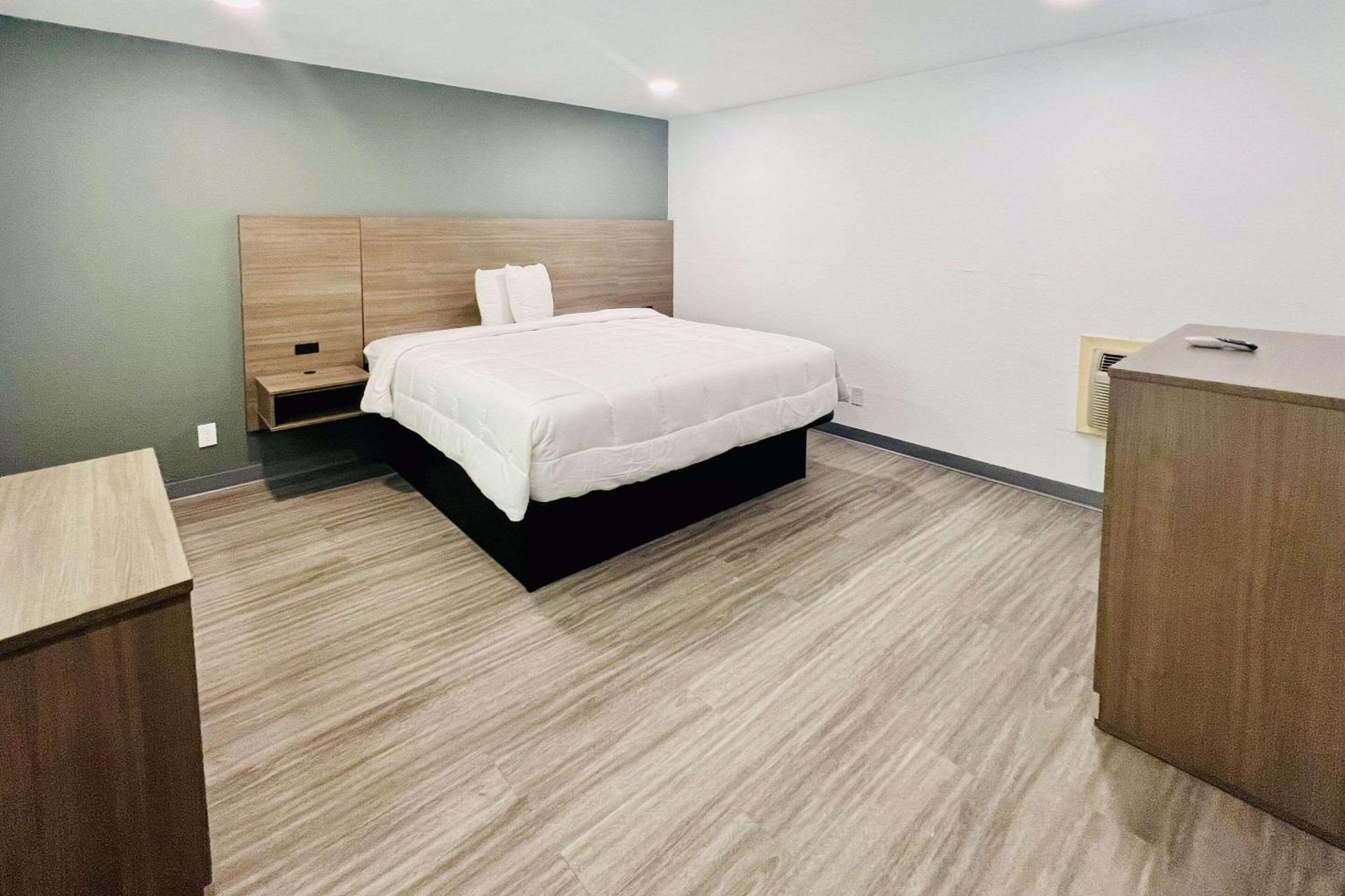Rodeway Inn Mineola Екстериор снимка